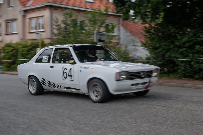 2L4B4051.jpg