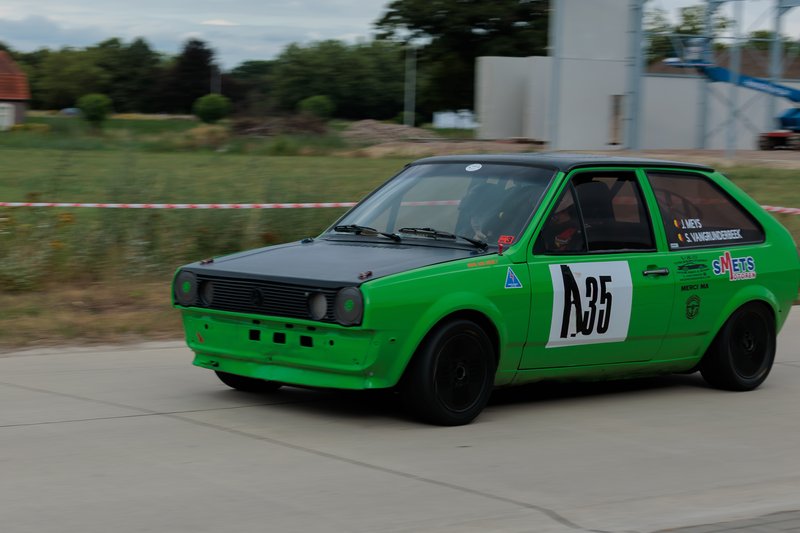 2L4B5882.jpg